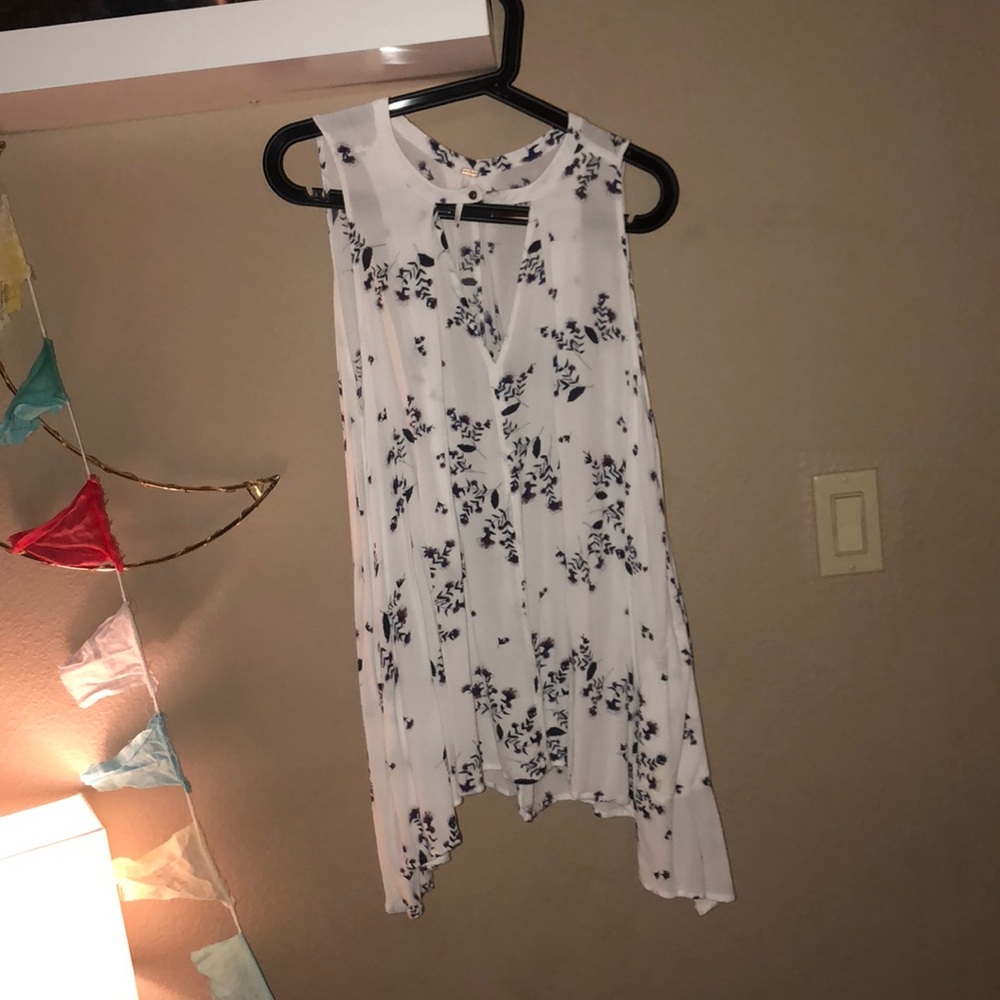 Floral Tunic size small